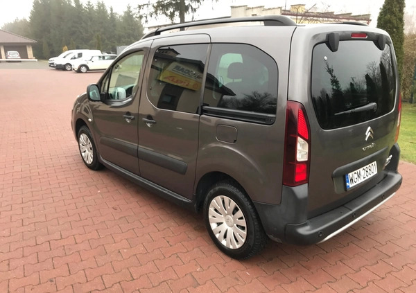 Citroen Berlingo cena 50430 przebieg: 125457, rok produkcji 2017 z Nowe małe 56